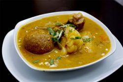 Caldo de bolas de verde