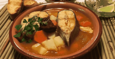receta caldo de pescado ecuatoriano