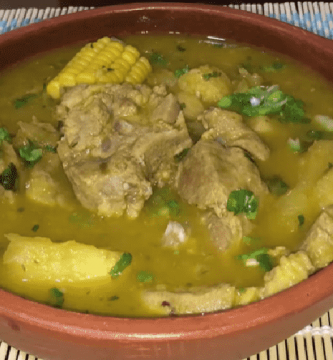 sancocho Montuvio de chancho de cerdo-min