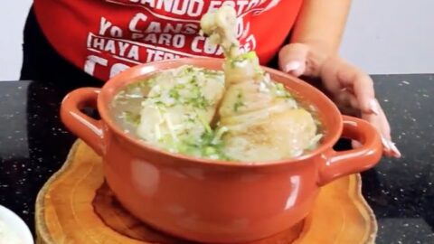 Caldo de Gallina Criolla
