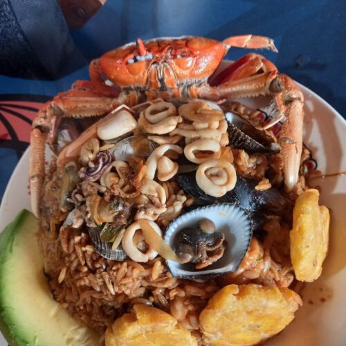 Arroz Marinero Ecuatoriano – plato típico ecuatoriano