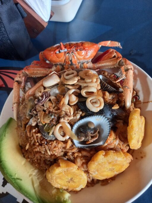 Arroz Marinero Ecuatoriano – plato típico ecuatoriano