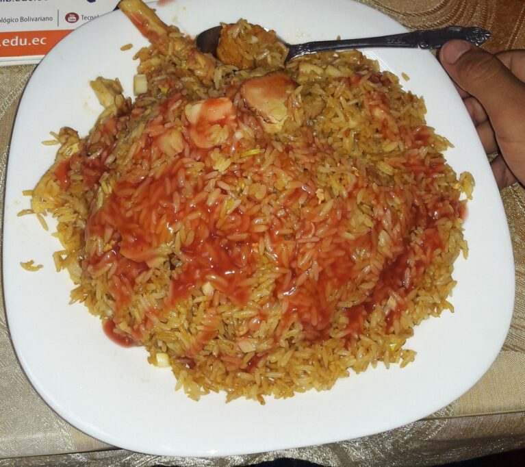 Chaulafán Ecuatoriano de Pollo y Chancho – plato típico ecuatoriano