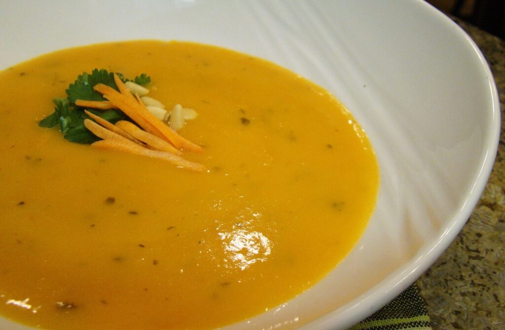 Crema de Zanahoria Casera – plato típico ecuatoriano