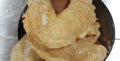 Empanadas de Viento Ecuatorianas con Queso – plato típico ecuatoriano