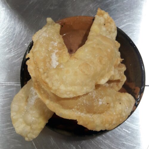Empanadas de Viento Ecuatorianas con Queso – plato típico ecuatoriano