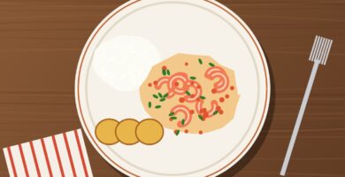 Encocado de camarón ecuatoriano con arroz y patacones