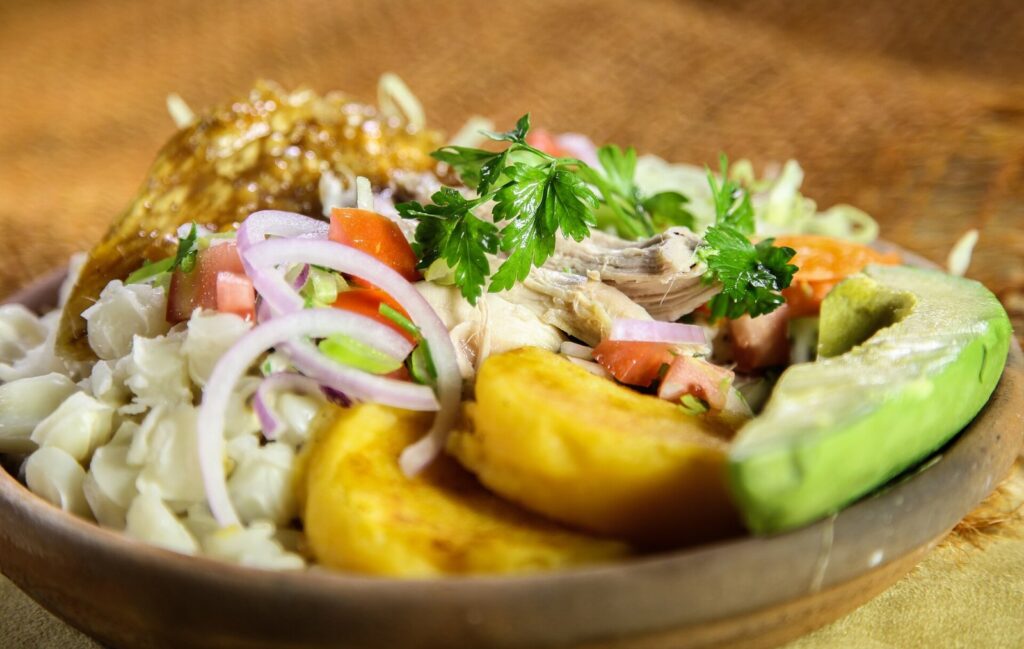 Hornado Ecuatoriano Casero (Pierna de Chancho al Horno) – plato típico ecuatoriano