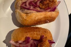 Sánduche de Chancho Ecuatoriano (Pernil) – plato típico ecuatoriano