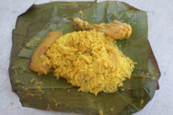 Tonga manabita abierta en hoja de bijao, de Rocafuerte, Manabí