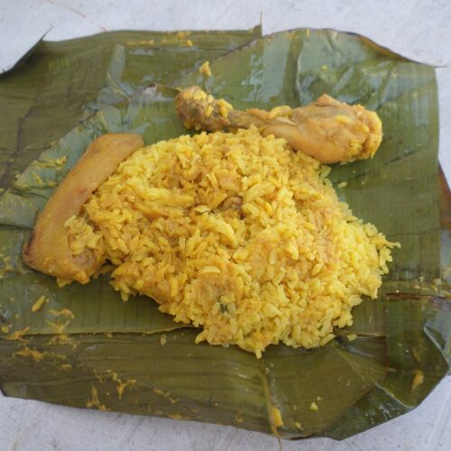 Tonga manabita abierta en hoja de bijao, de Rocafuerte, Manabí